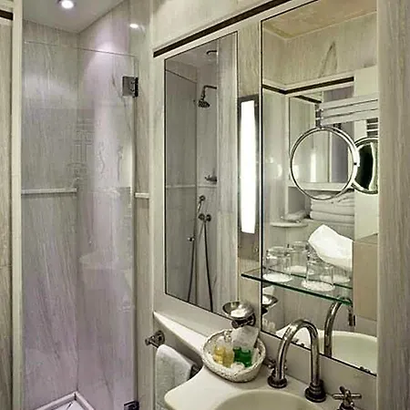 Gavarni Hotel 3*