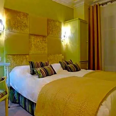 Gavarni Hotel 3*