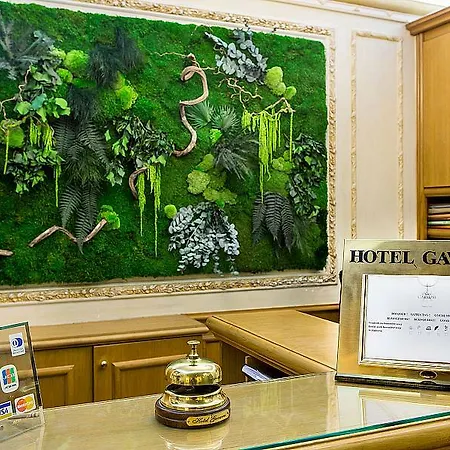 Gavarni Hotel